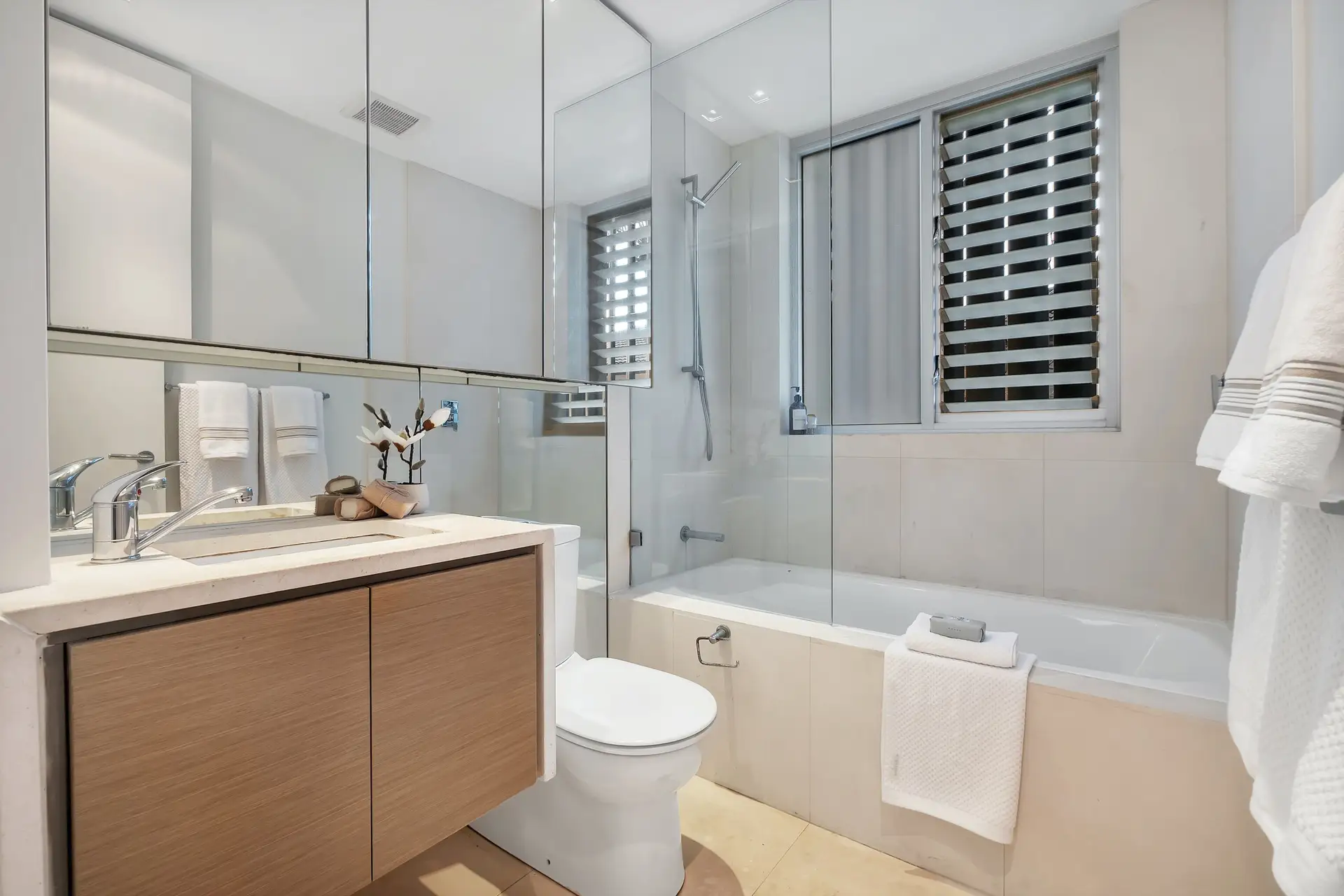 9/64 Penkivil Street, Bondi Sold by Bradfield Badgerfox - image 1