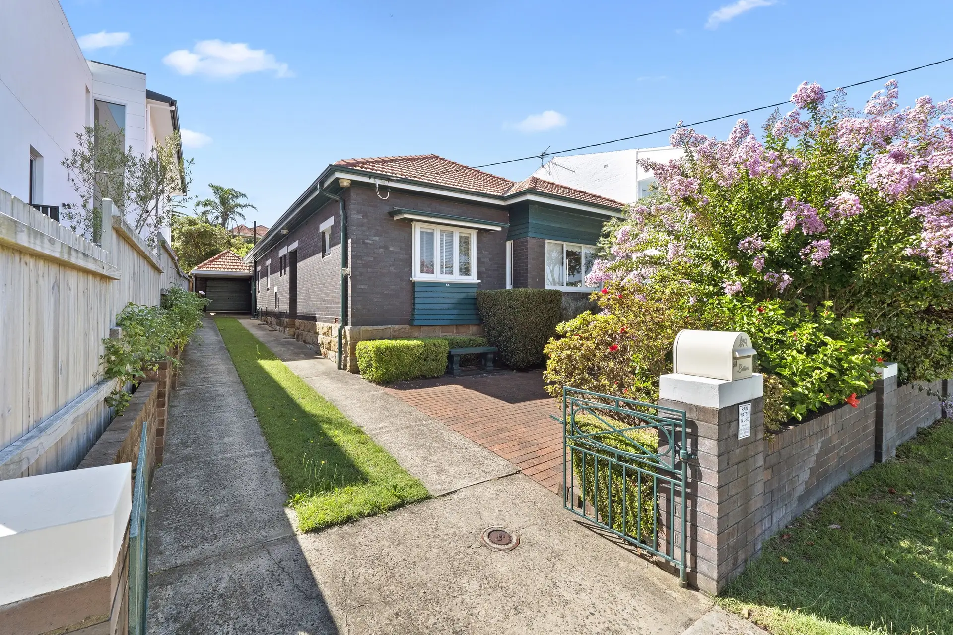 54 Portland Street, Dover Heights Sold by Bradfield Badgerfox - image 1