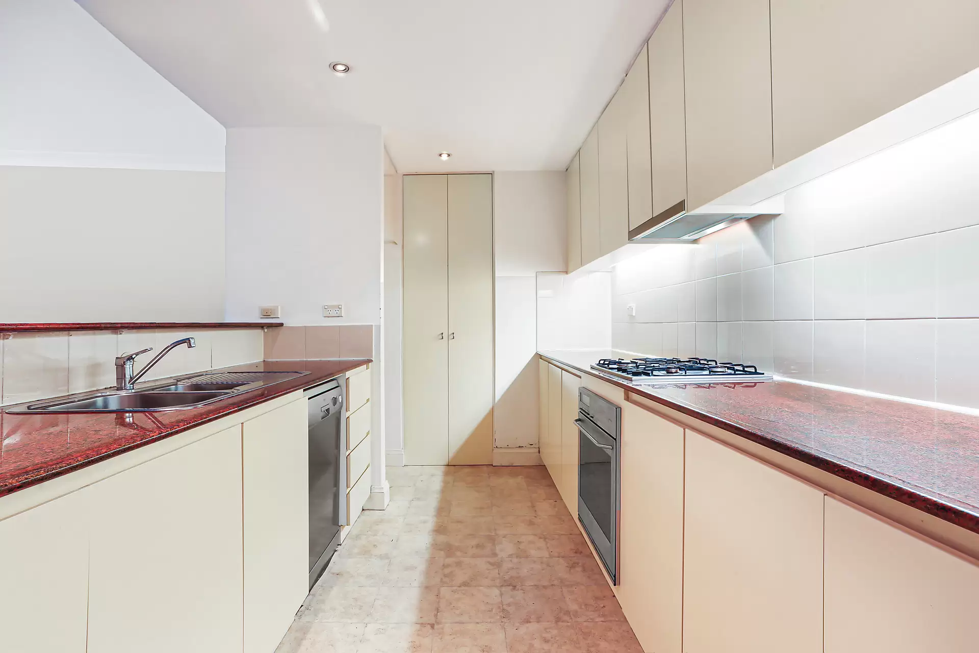 16/21-25 Waratah Street, Rushcutters Bay For Lease by Bradfield Badgerfox - image 1