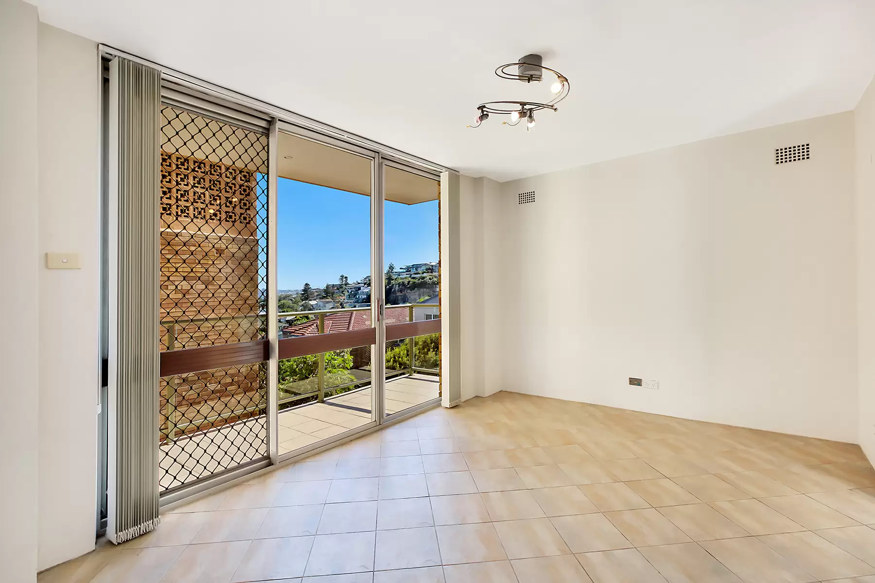 26/50 Military Road, North Bondi Leased by Bradfield Badgerfox - image 1
