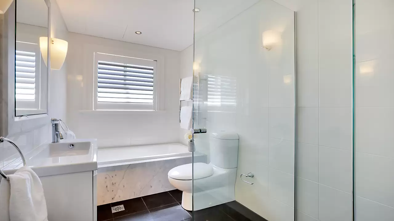 4/46 Clovelly Road, Randwick Leased by Bradfield Badgerfox - image 1