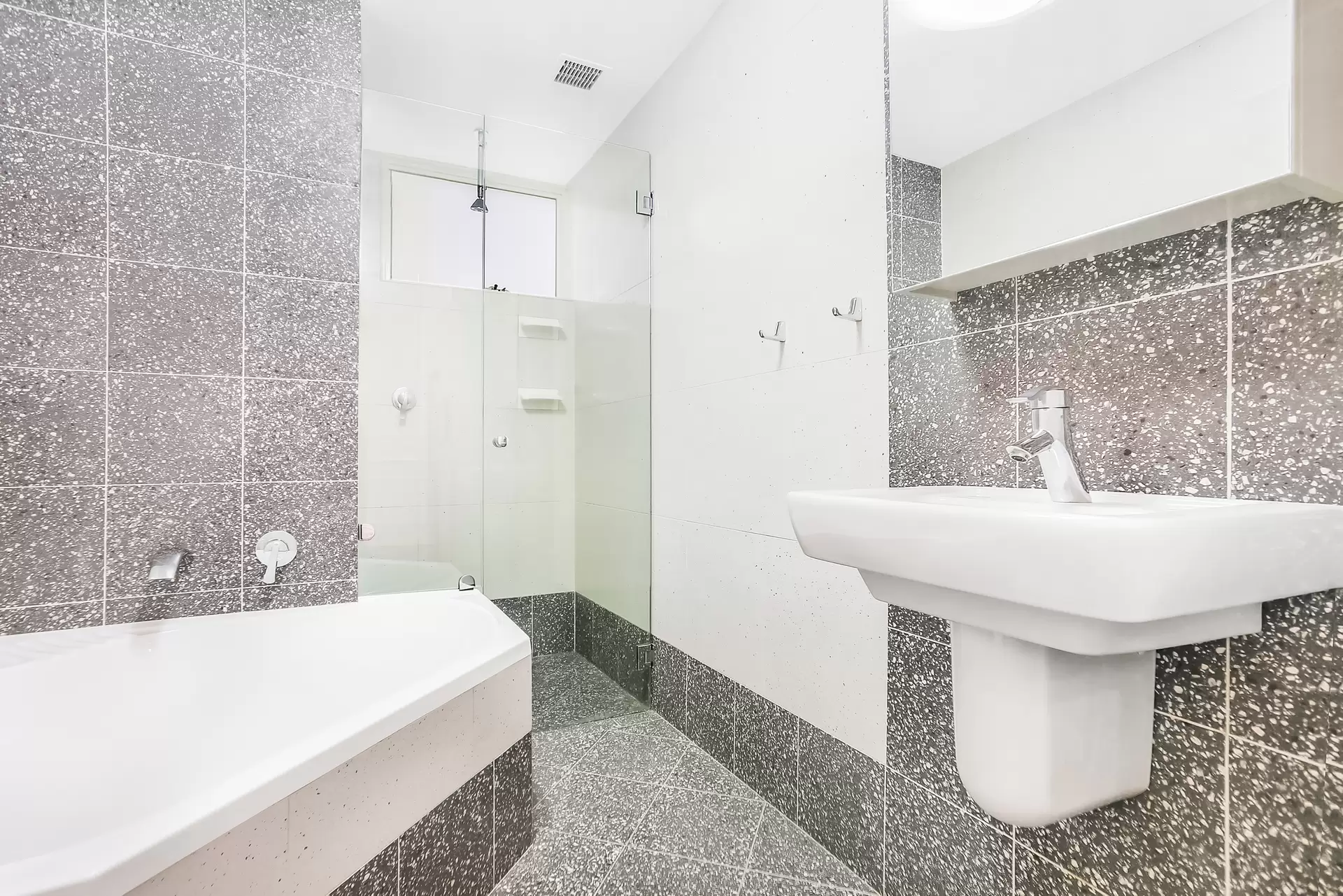 604/123 Macquarie St, Sydney For Lease by Bradfield Badgerfox - image 1