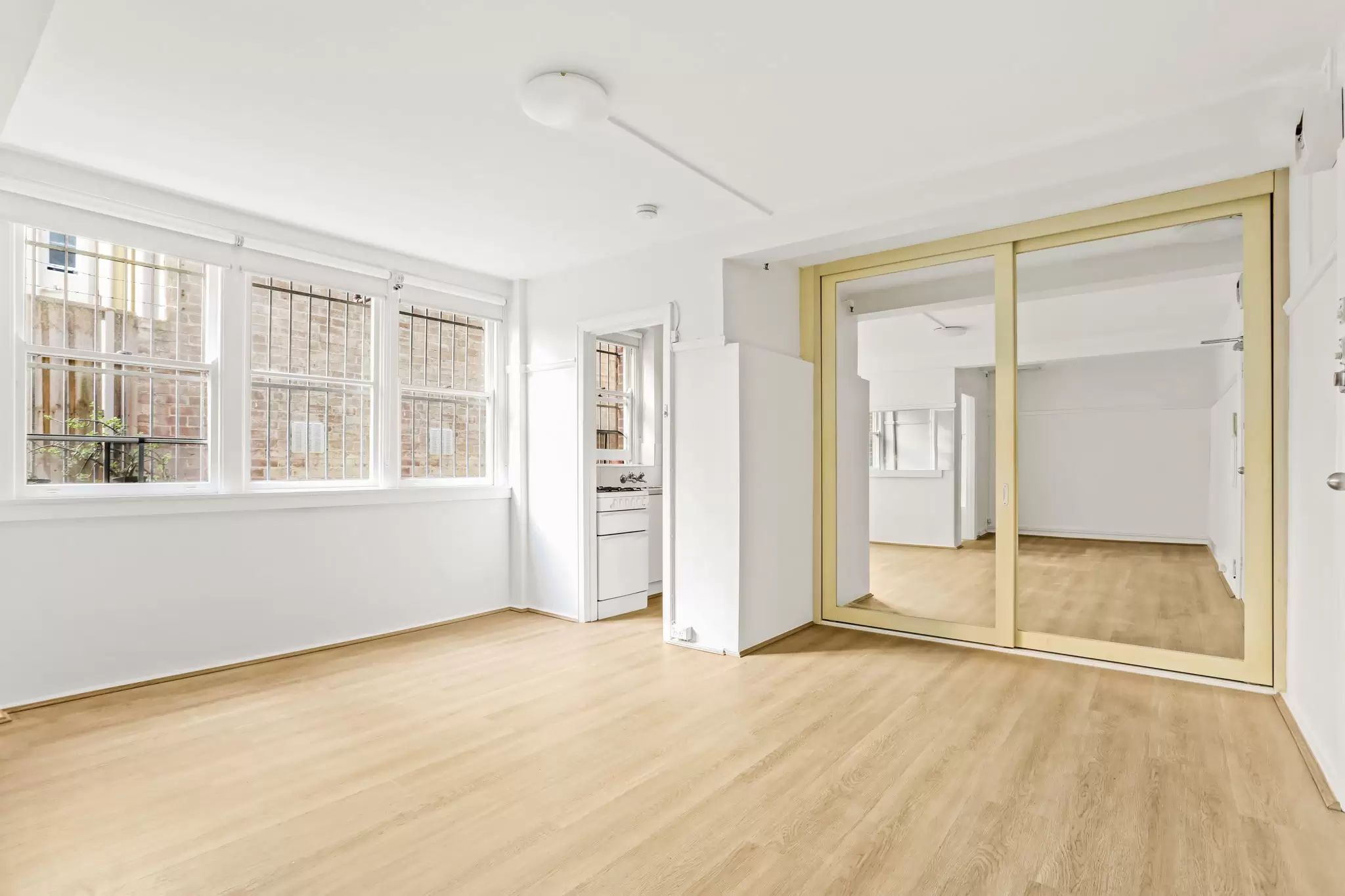 8/7 Greenknowe Avenue, Elizabeth Bay Leased by Bradfield Badgerfox - image 1