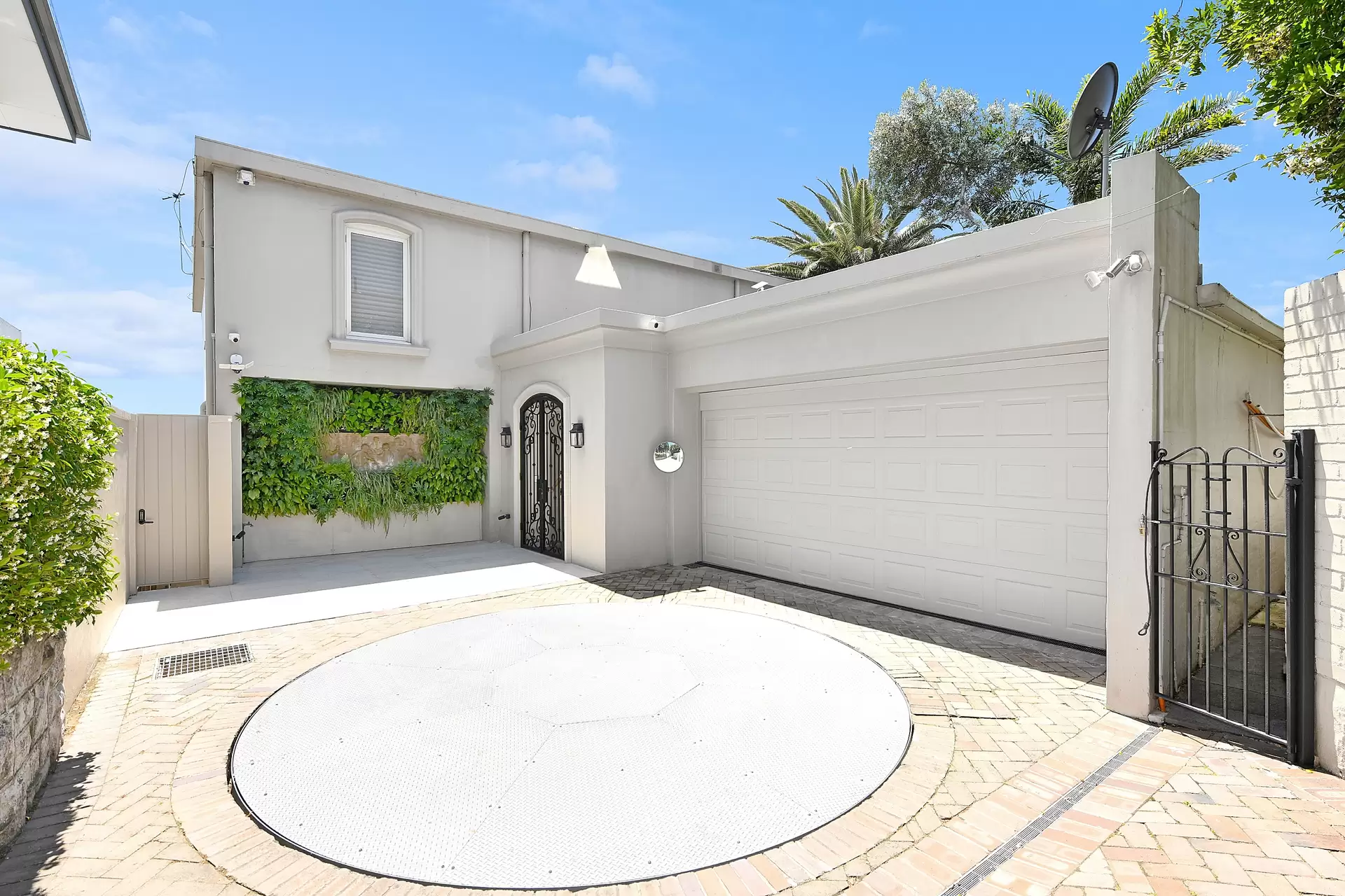 11A Wentworth Road, Vaucluse Sold by Bradfield Badgerfox - image 1