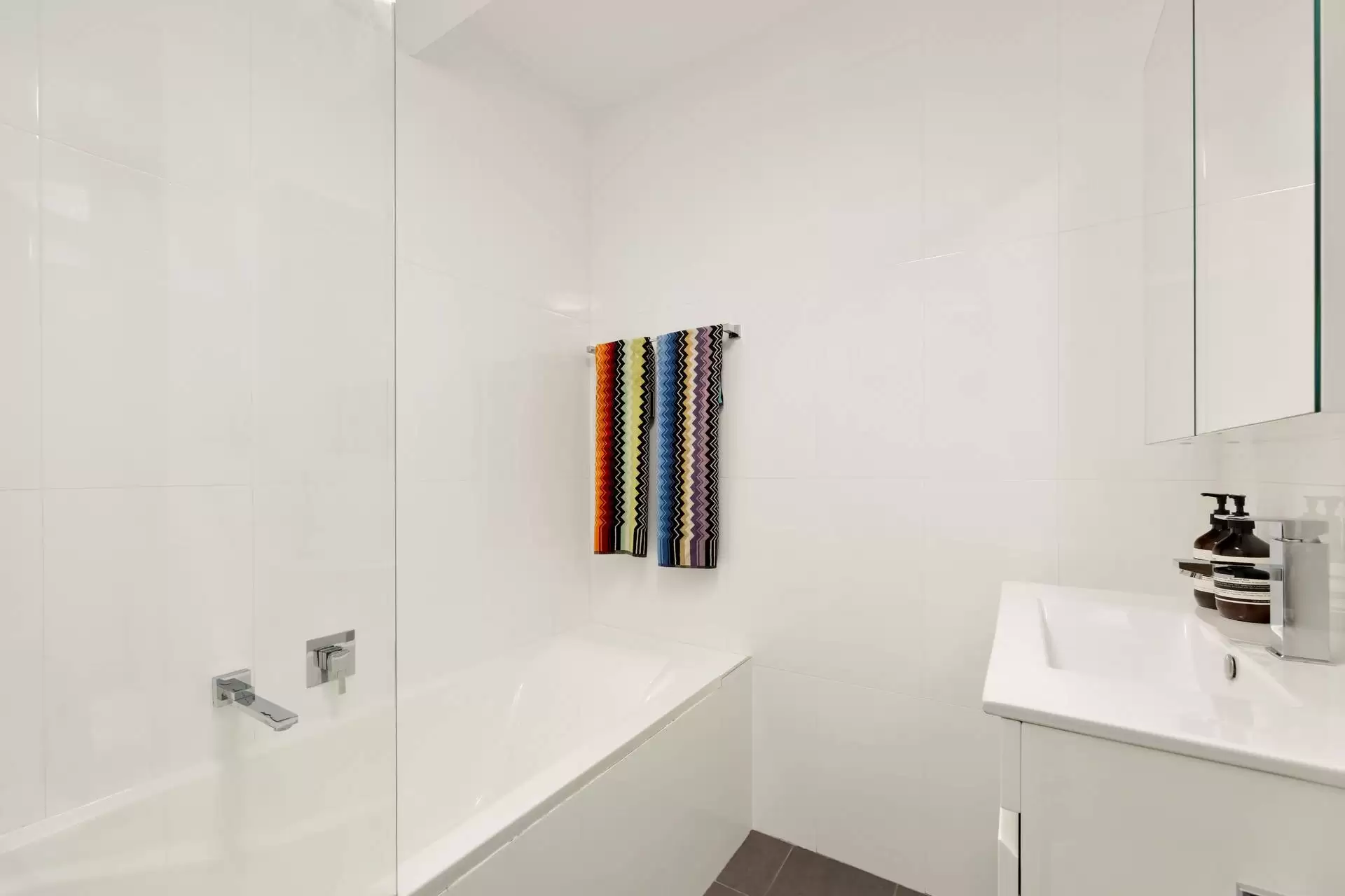 26/6-14 Darley Street, Darlinghurst Sold by Bradfield Badgerfox - image 1