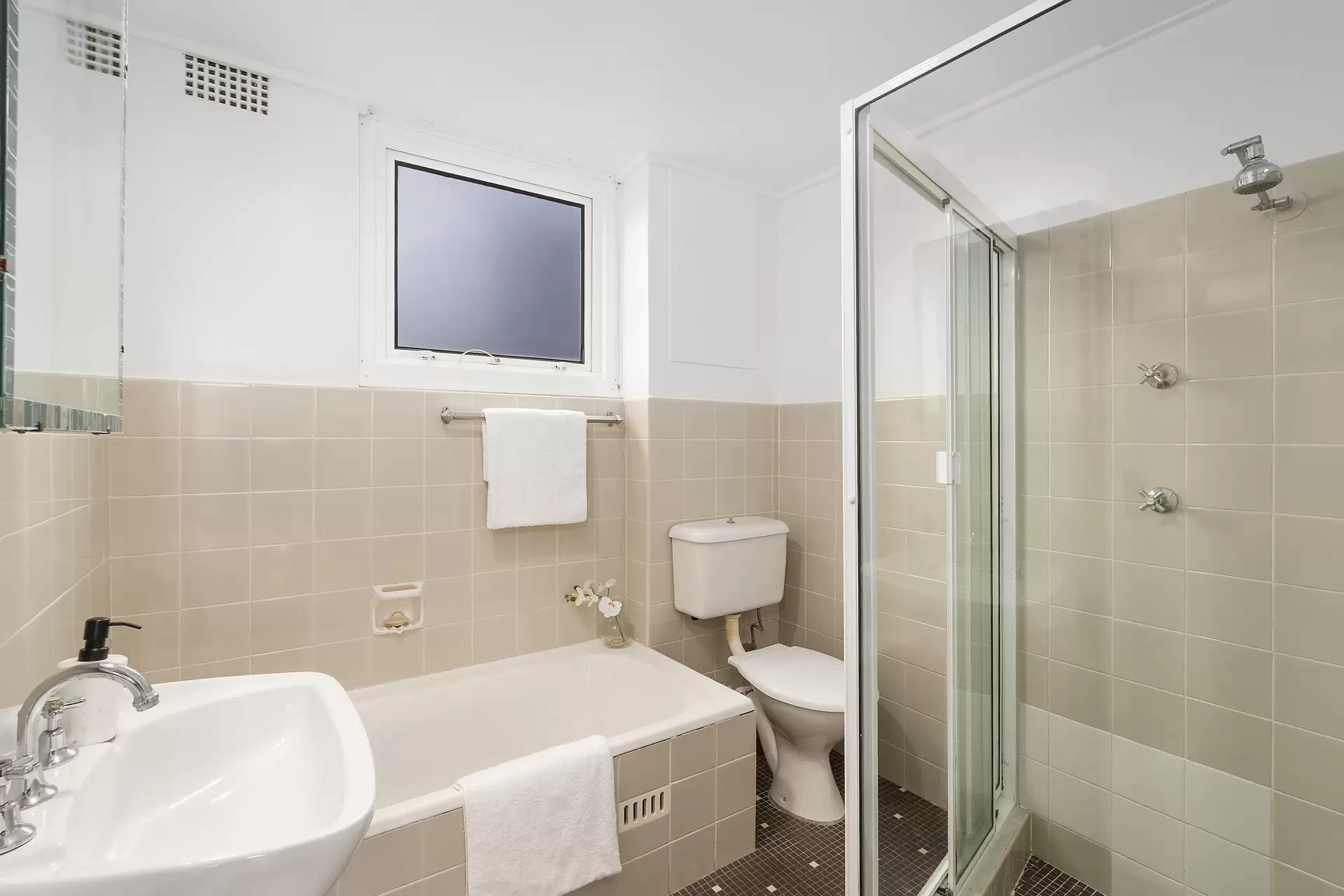 12/142 Old South Head Road, Bellevue Hill Sold by Bradfield Badgerfox - image 1