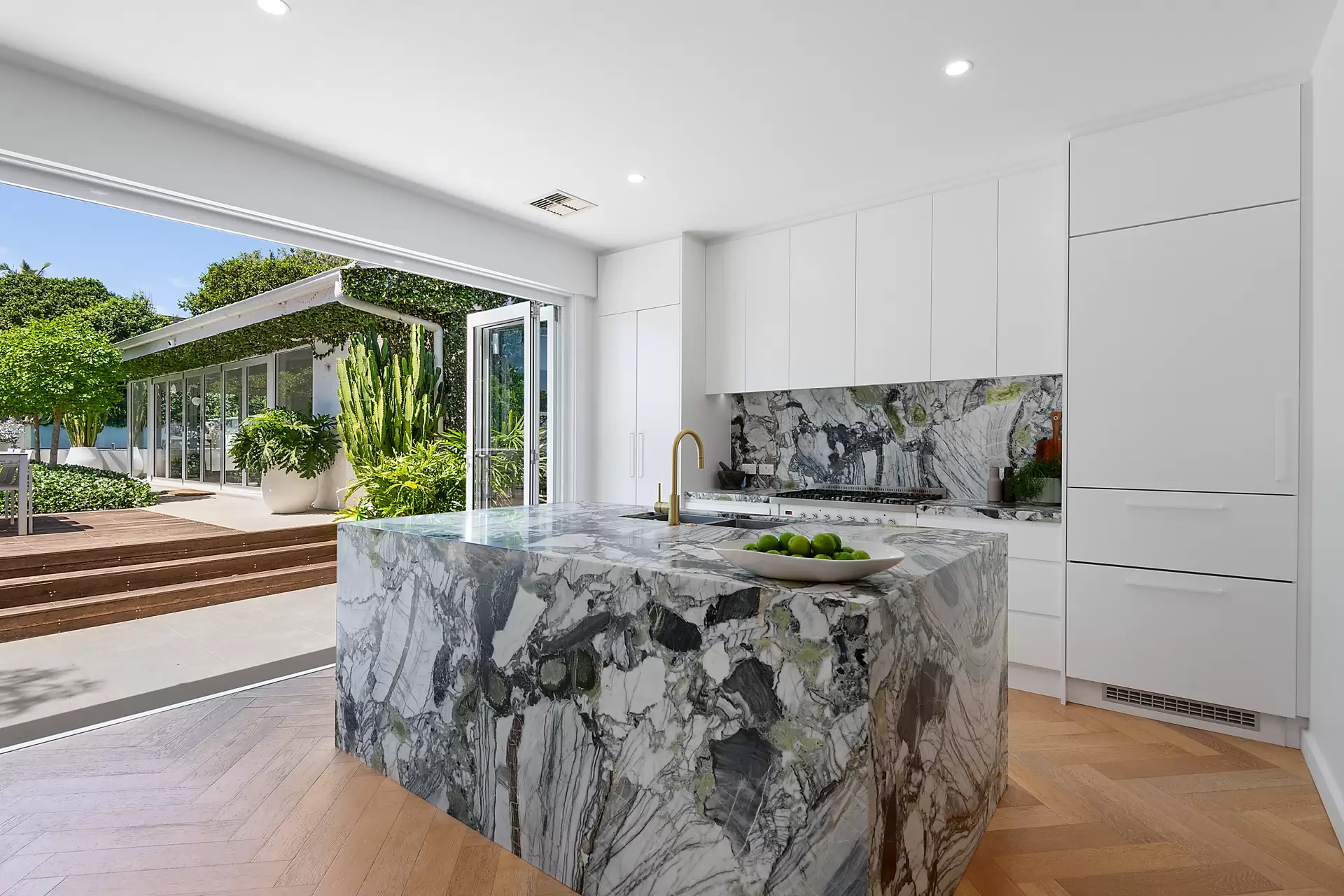 19 Serpentine Parade, Vaucluse Auction by Bradfield Badgerfox - image 1