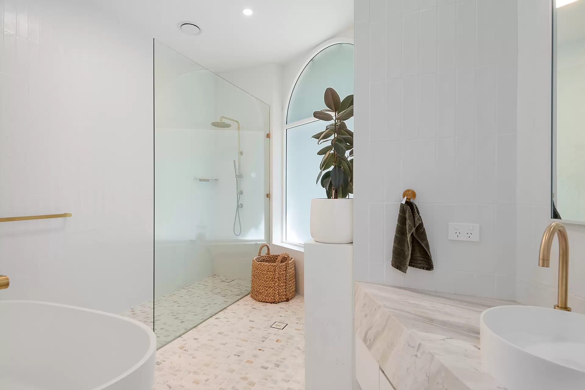 19 Serpentine Parade, Vaucluse Auction by Bradfield Badgerfox - image 1