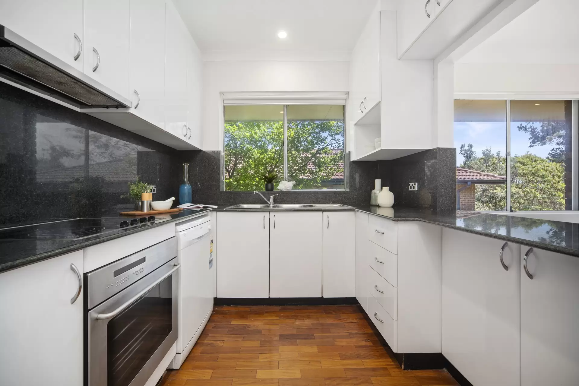 7/13 Onslow Street, Rose Bay Auction by Bradfield Badgerfox - image 1