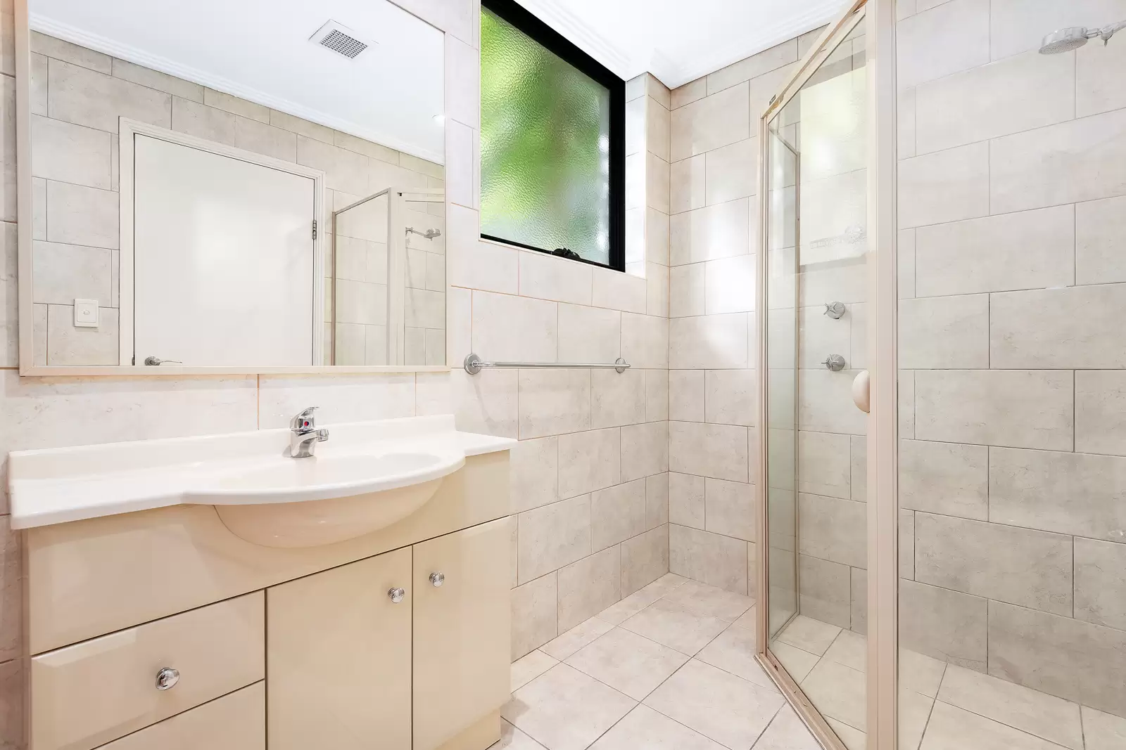 2/117 Bronte Road, Bondi Junction Leased by Bradfield Badgerfox - image 1