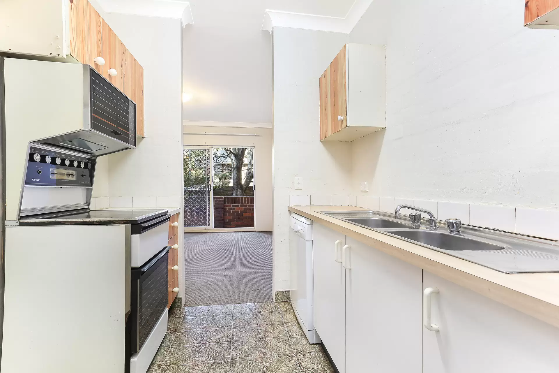 2/211 Old South Head Road, Bondi Sold by Bradfield Badgerfox - image 1