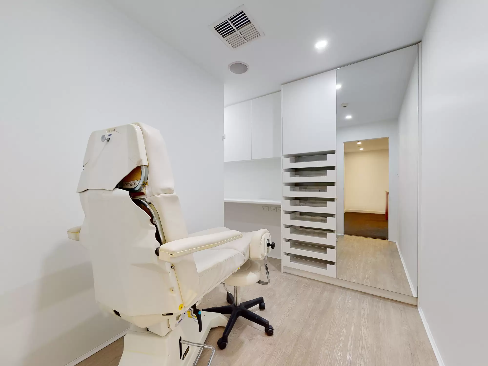 Suite 609/180 Ocean Street, Edgecliff For Lease by Bradfield Badgerfox - image 1