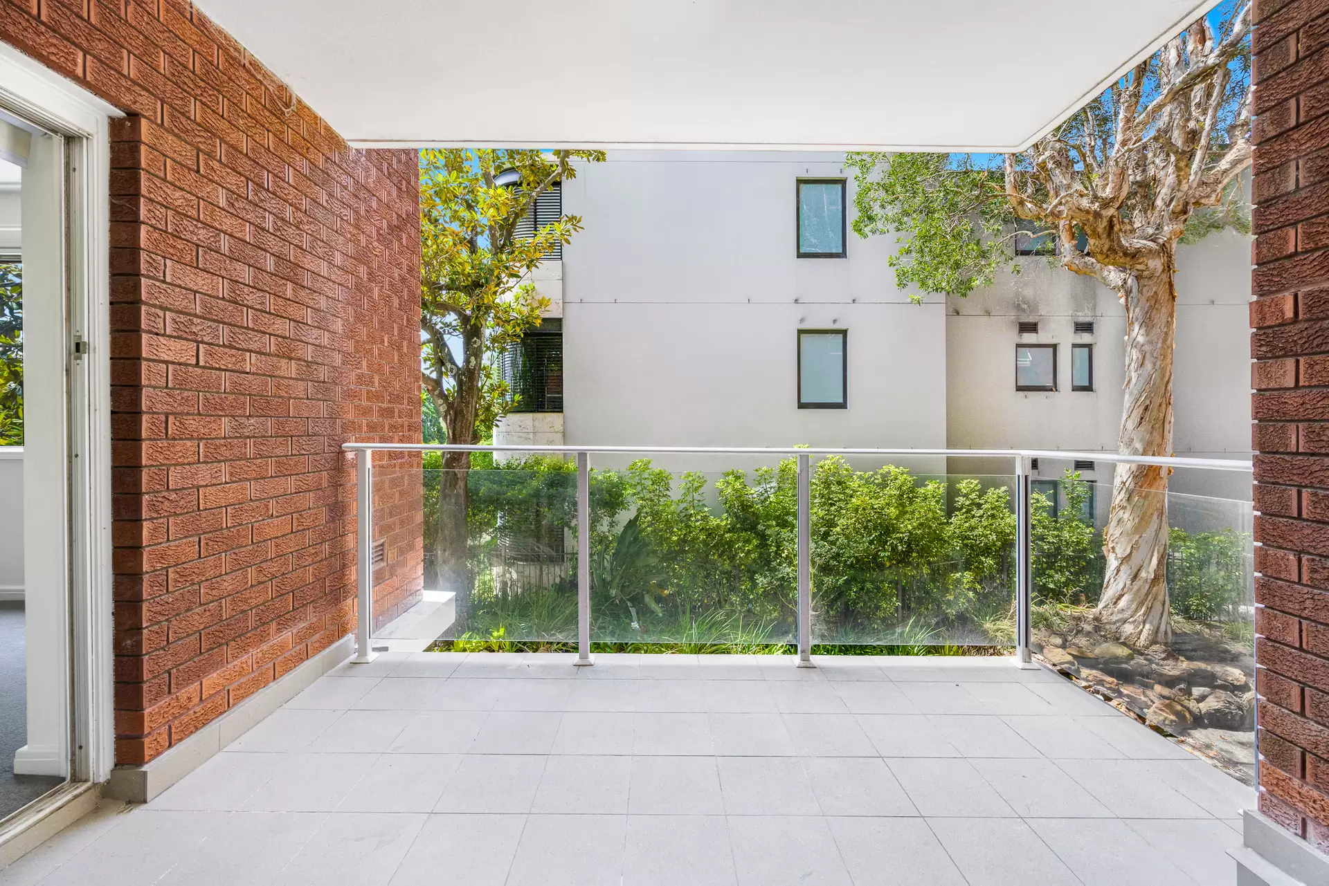 1A/55 Darling Point Road, Darling Point Leased by Bradfield Badgerfox - image 1