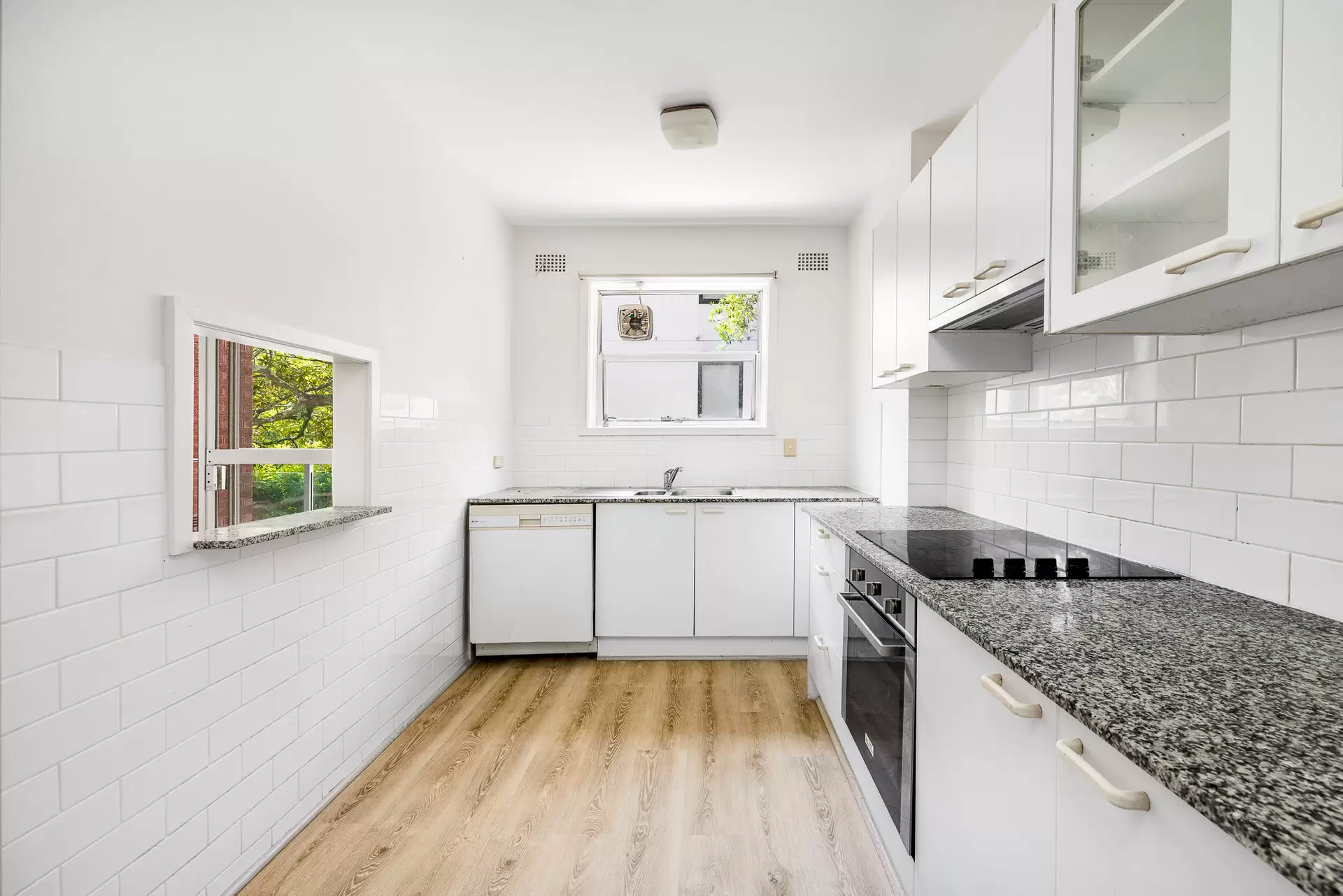 1A/55 Darling Point Road, Darling Point Leased by Bradfield Badgerfox - image 1