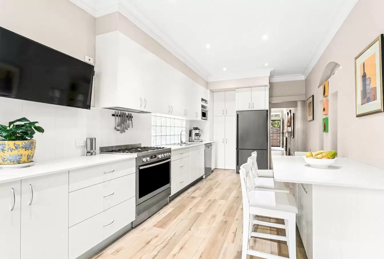 109 Wellington Street, Bondi Beach Leased by Bradfield Badgerfox - image 1