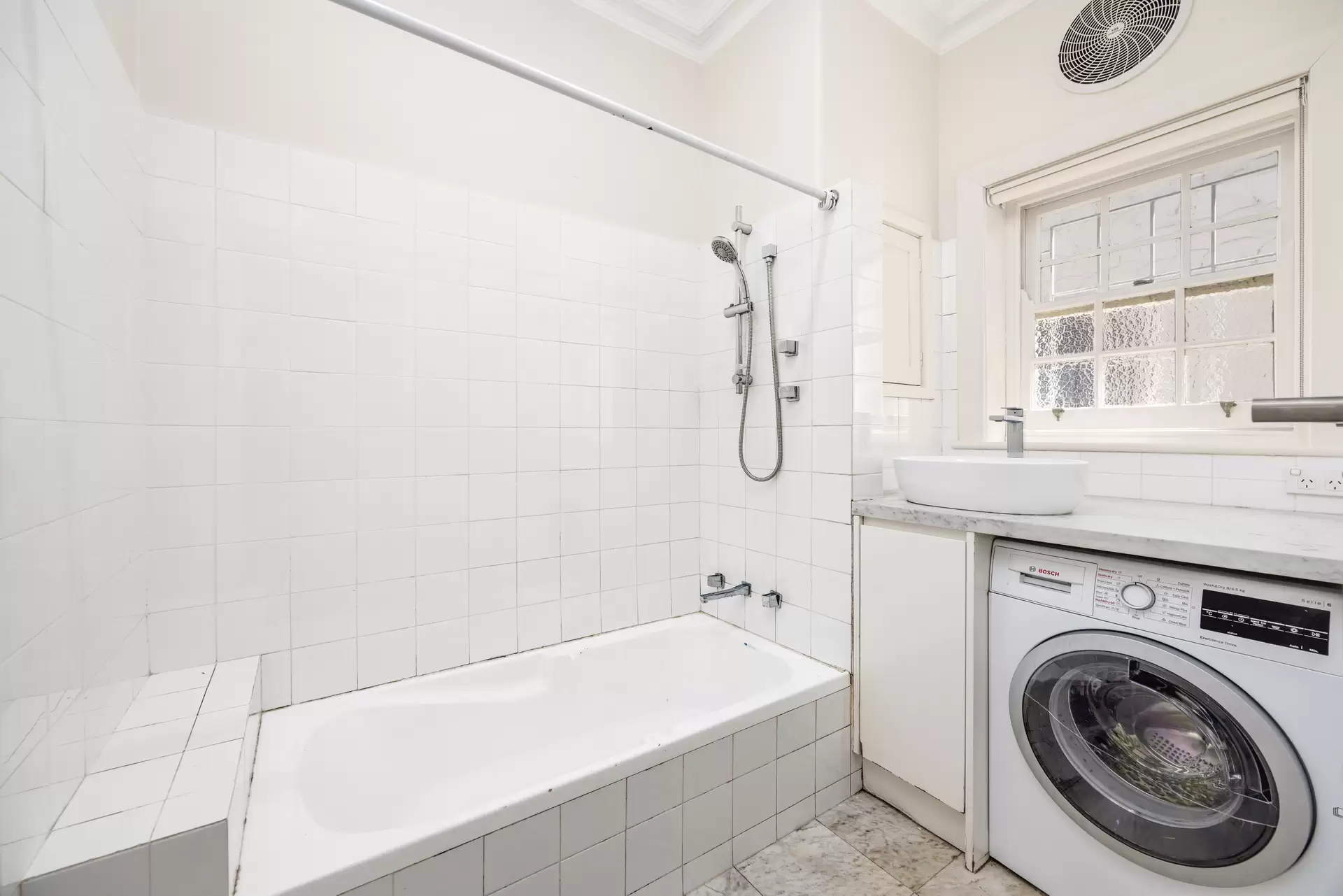 2/311A Edgecliff Road, Woollahra Leased by Bradfield Badgerfox - image 1