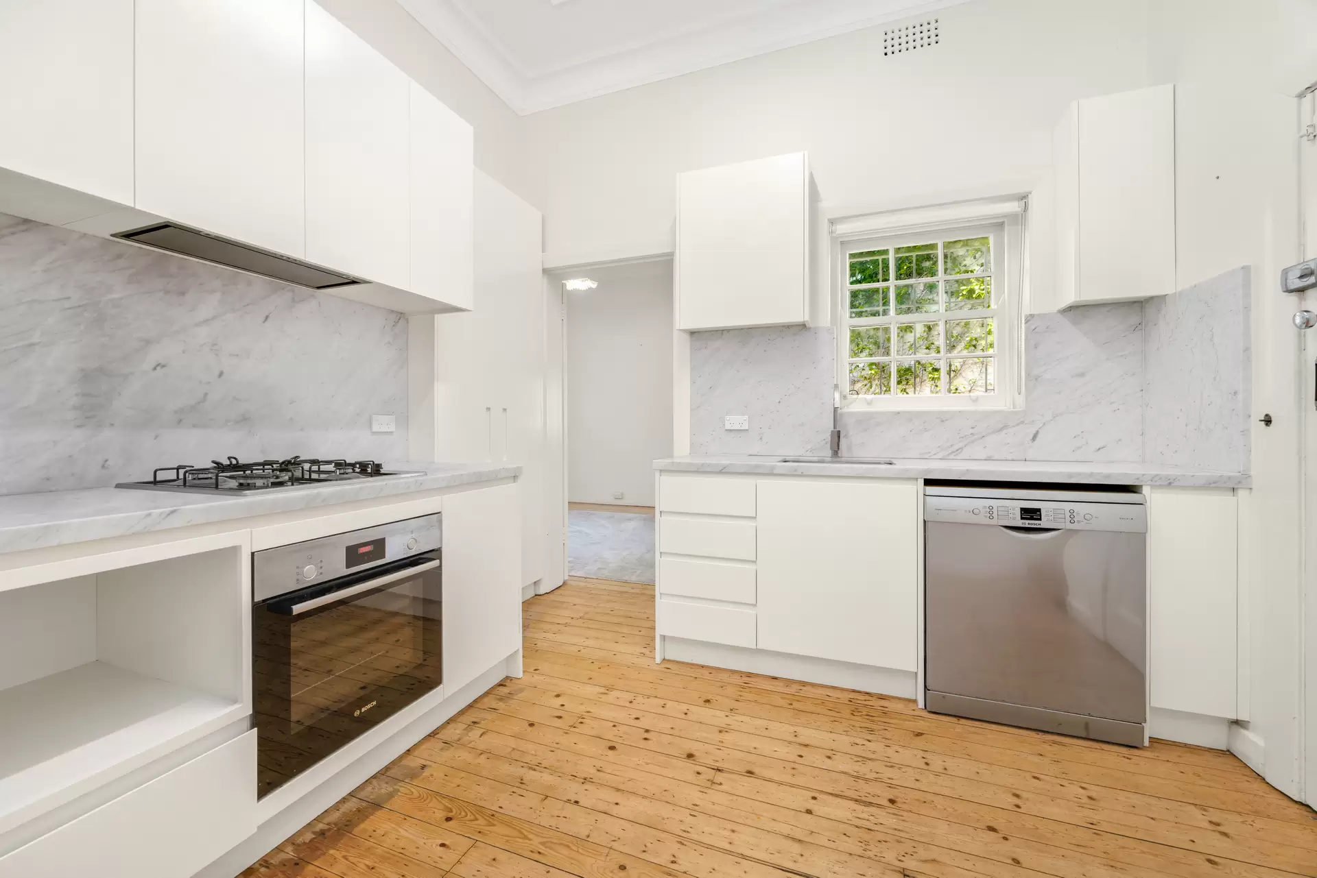 2/311A Edgecliff Road, Woollahra Leased by Bradfield Badgerfox - image 1