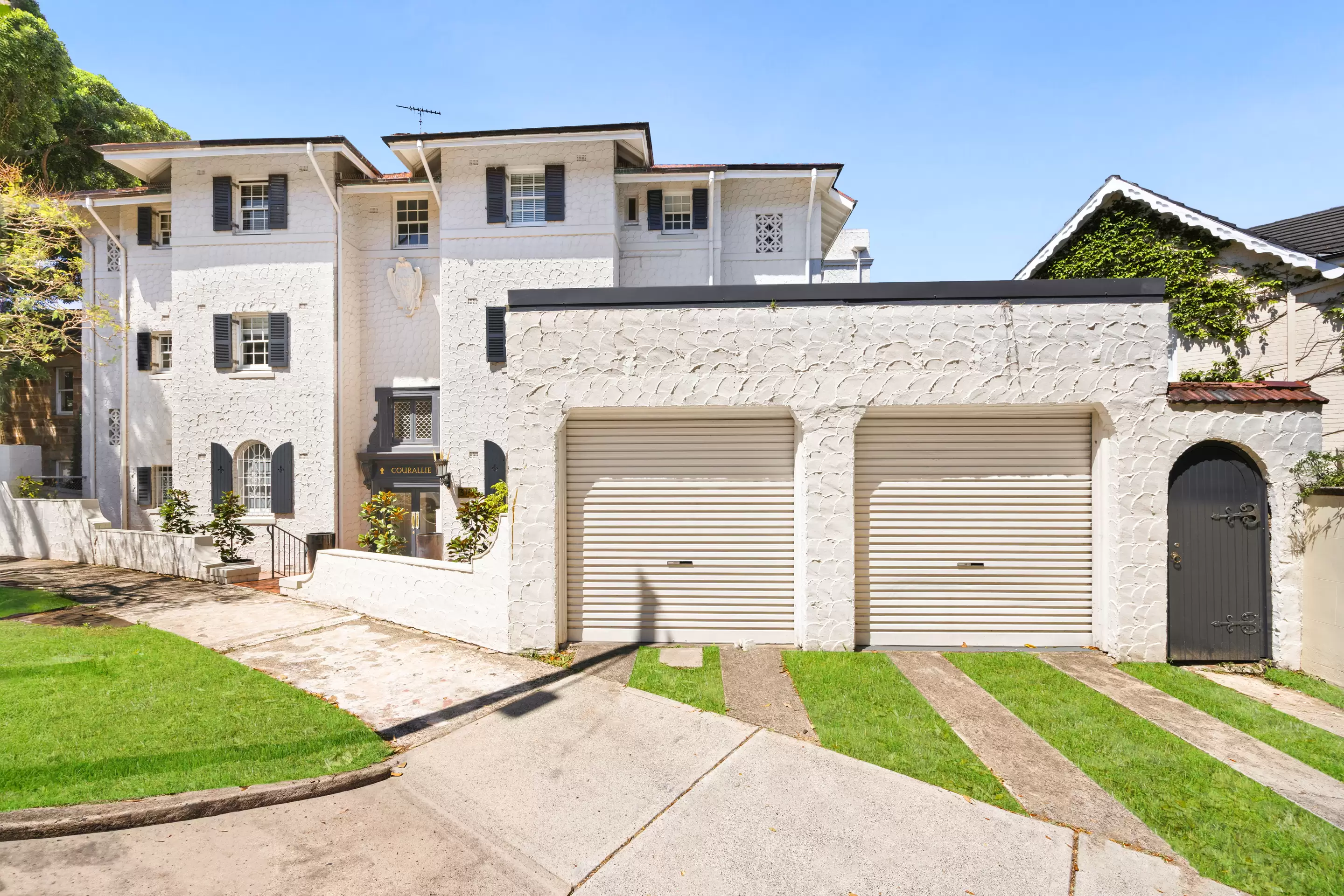 2/311A Edgecliff Road, Woollahra Leased by Bradfield Badgerfox - image 1