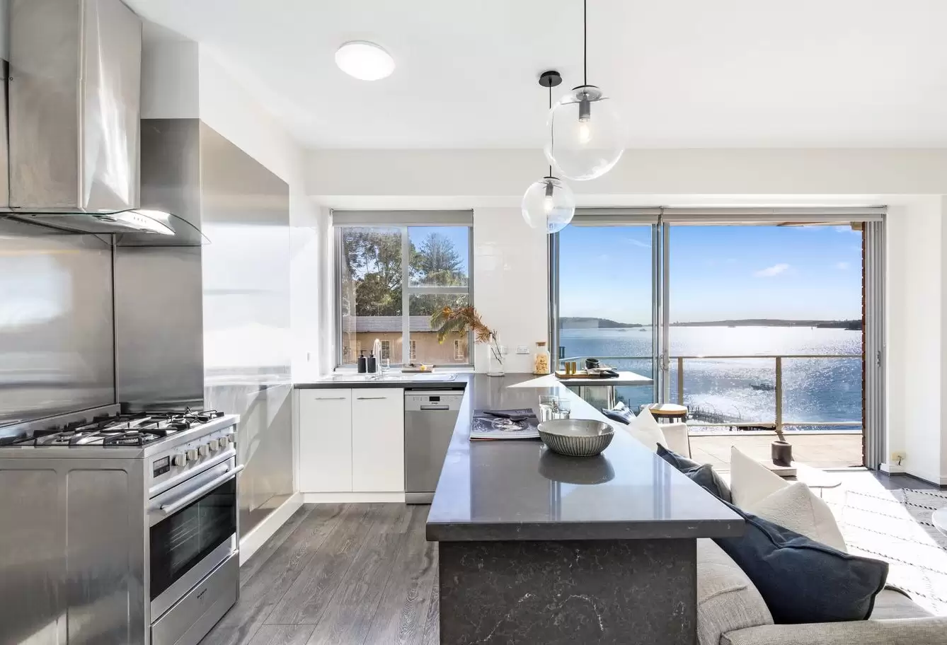 64/11 Sutherland Crescent, Darling Point Leased by Bradfield Badgerfox - image 1