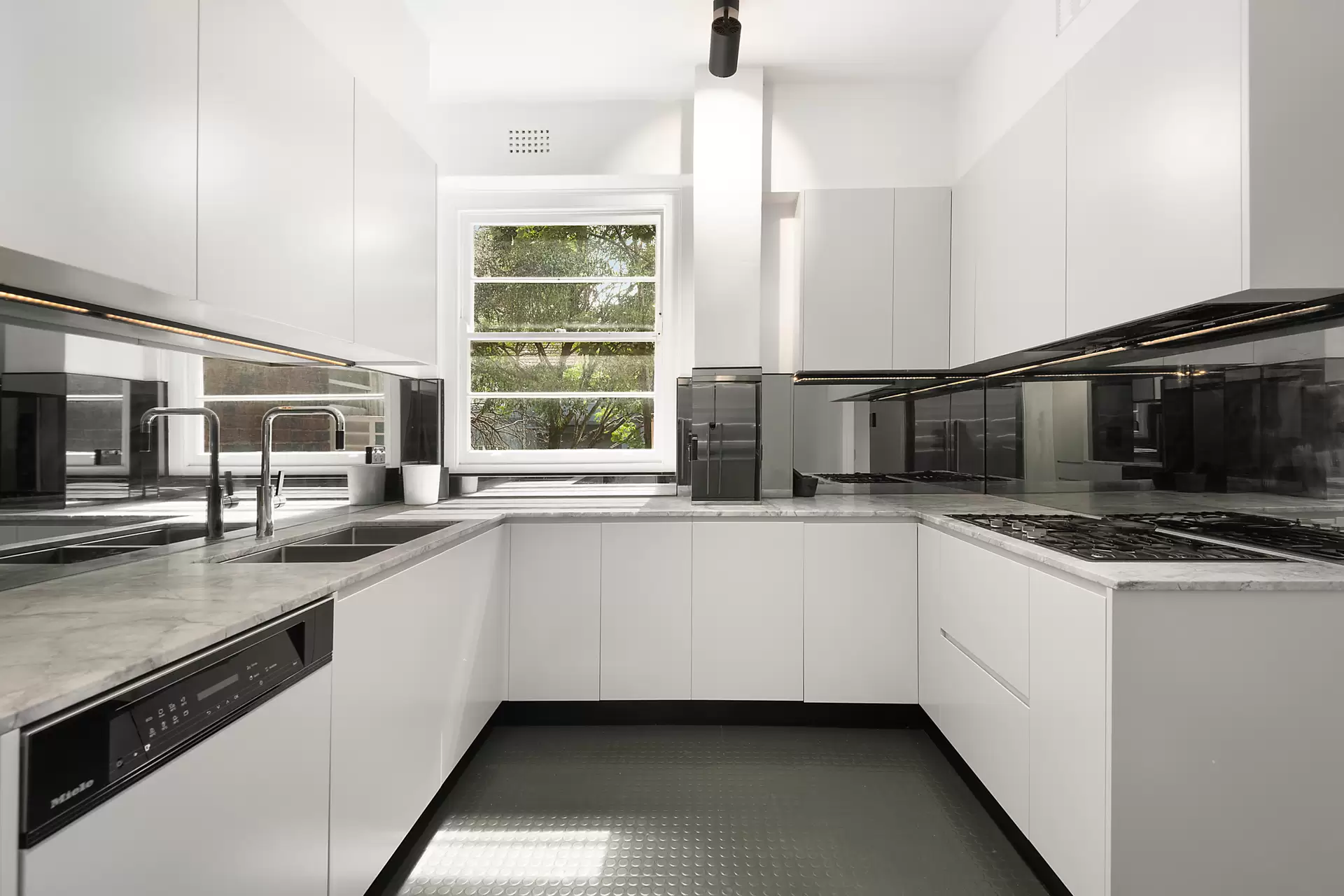 10/282 New South Head Road, Double Bay Auction by Bradfield Badgerfox - image 1