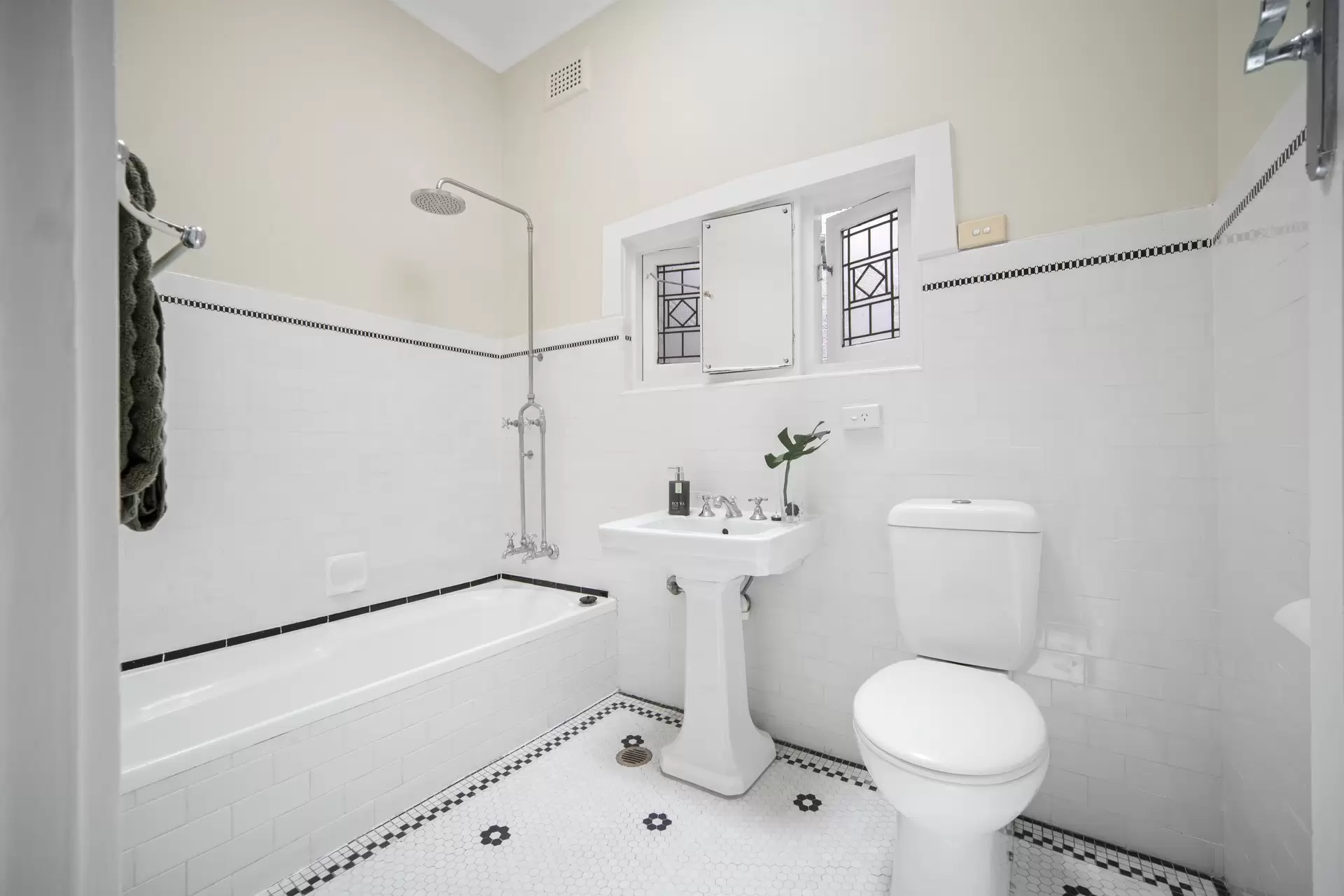 245 Darley Road, Randwick Auction by Bradfield Badgerfox - image 1