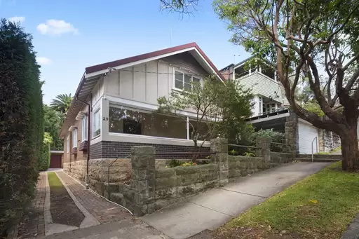 29 Gipps Street, Bronte Auction by Bradfield Badgerfox