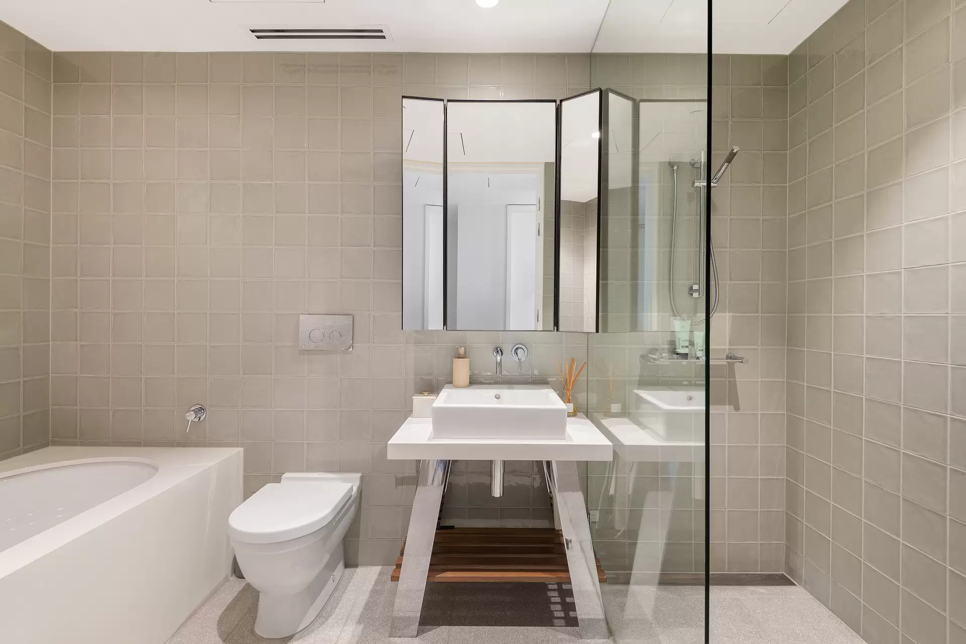 102/19 Barangaroo Avenue, Barangaroo Auction by Bradfield Badgerfox - image 1