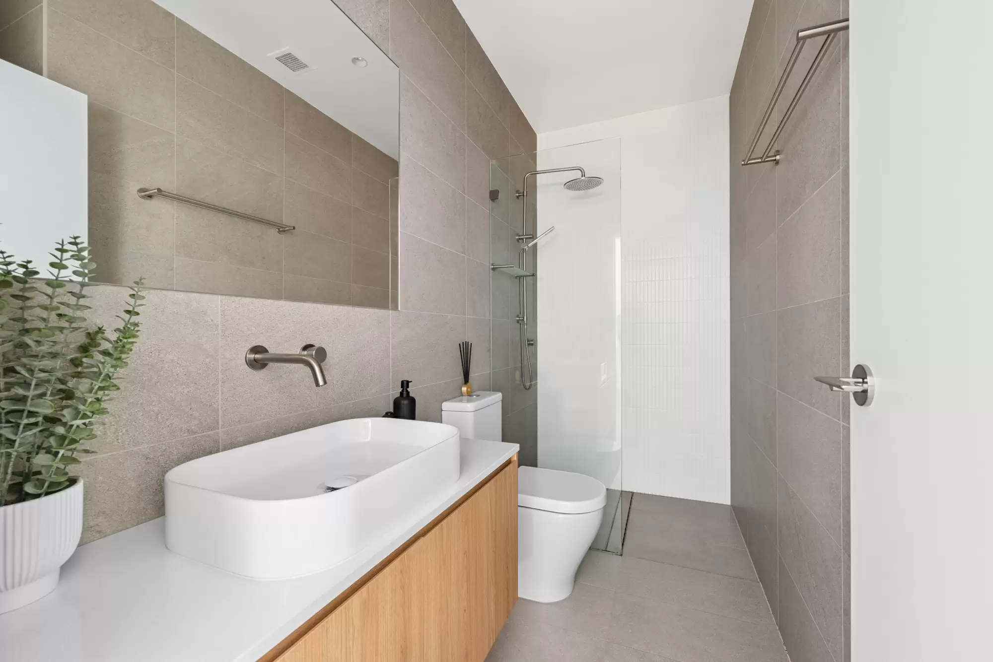 17/67 Cowper Wharf Roadway, Woolloomooloo Leased by Bradfield Badgerfox - image 1