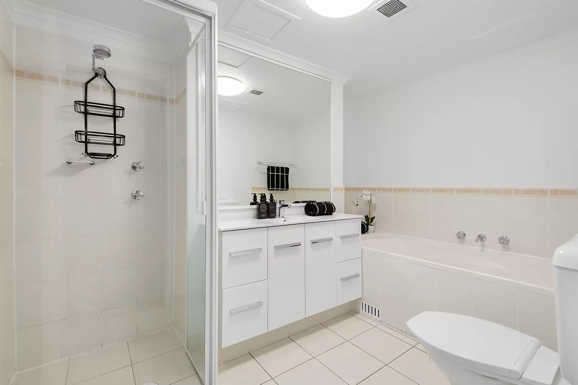 66/30 Nobbs Street, Surry Hills Auction by Bradfield Badgerfox - image 1