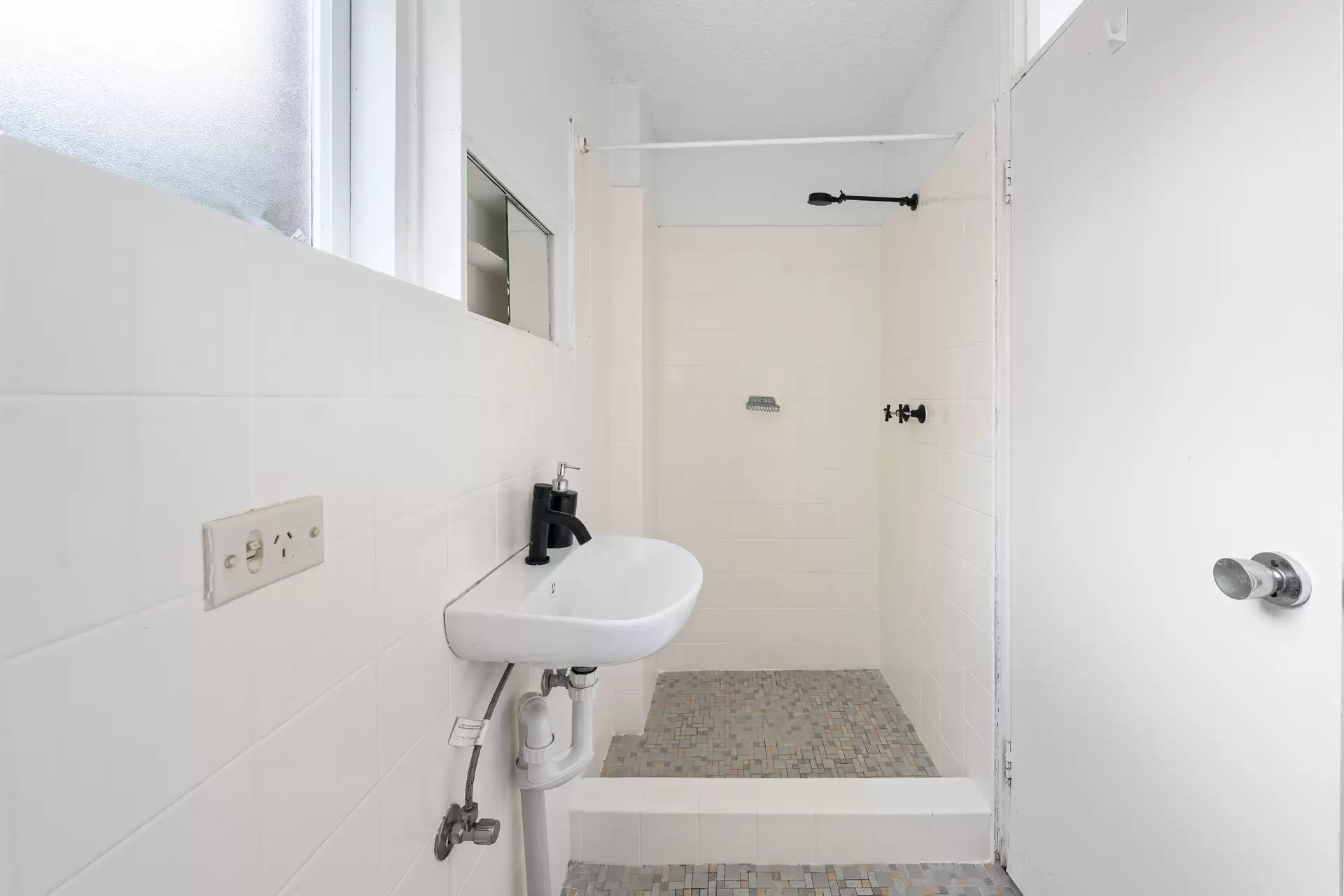 36/5-7 Esplanade, Elizabeth Bay For Sale by Bradfield Badgerfox - image 1