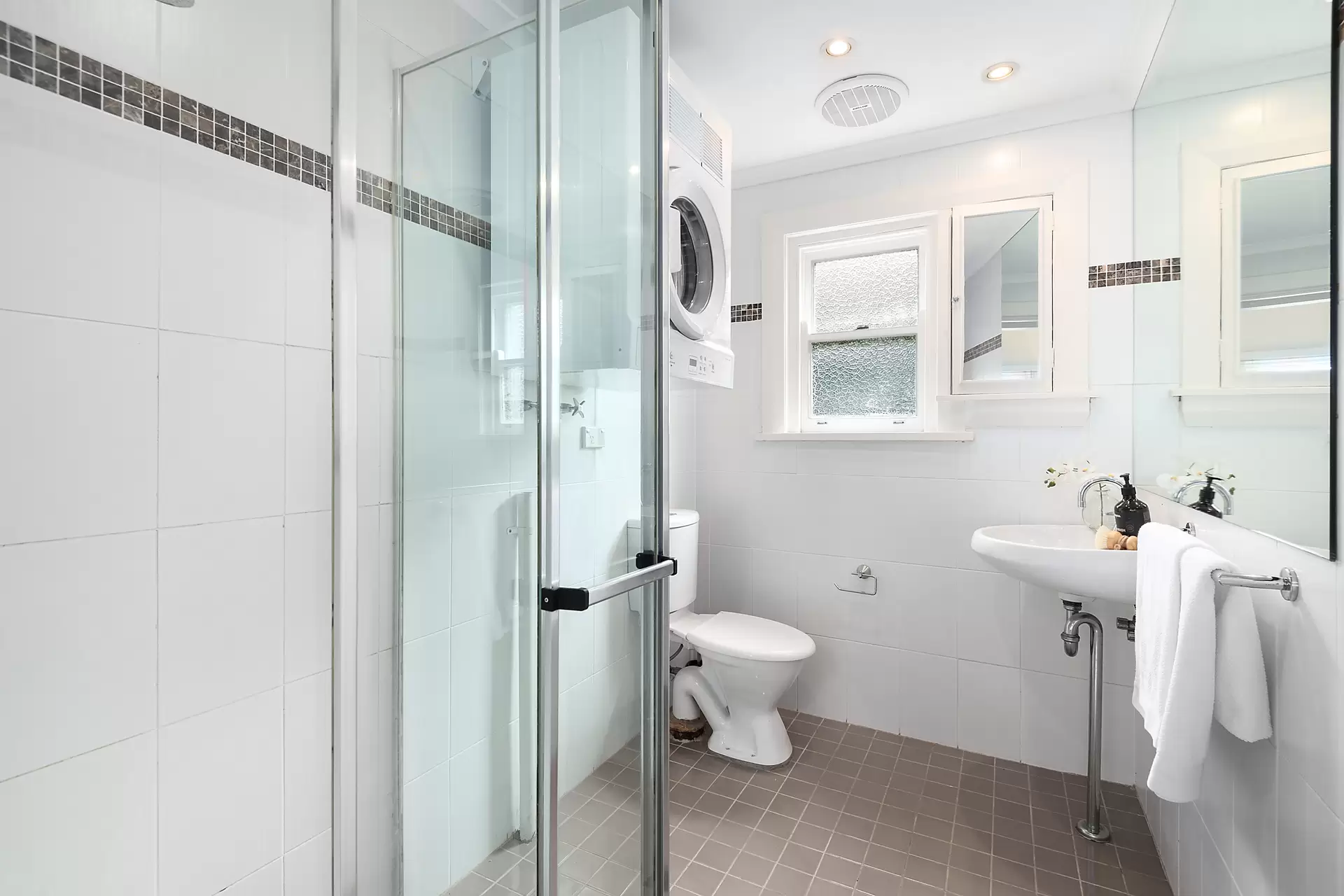 2/129 Kurraba Road, Kurraba Point Sold by Bradfield Badgerfox - image 1