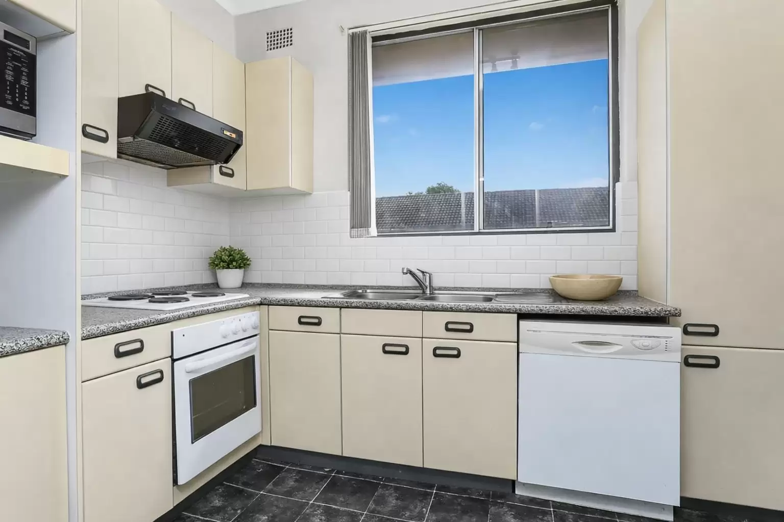 23/16-18 Dutruc Street, Randwick Leased by Bradfield Badgerfox - image 1