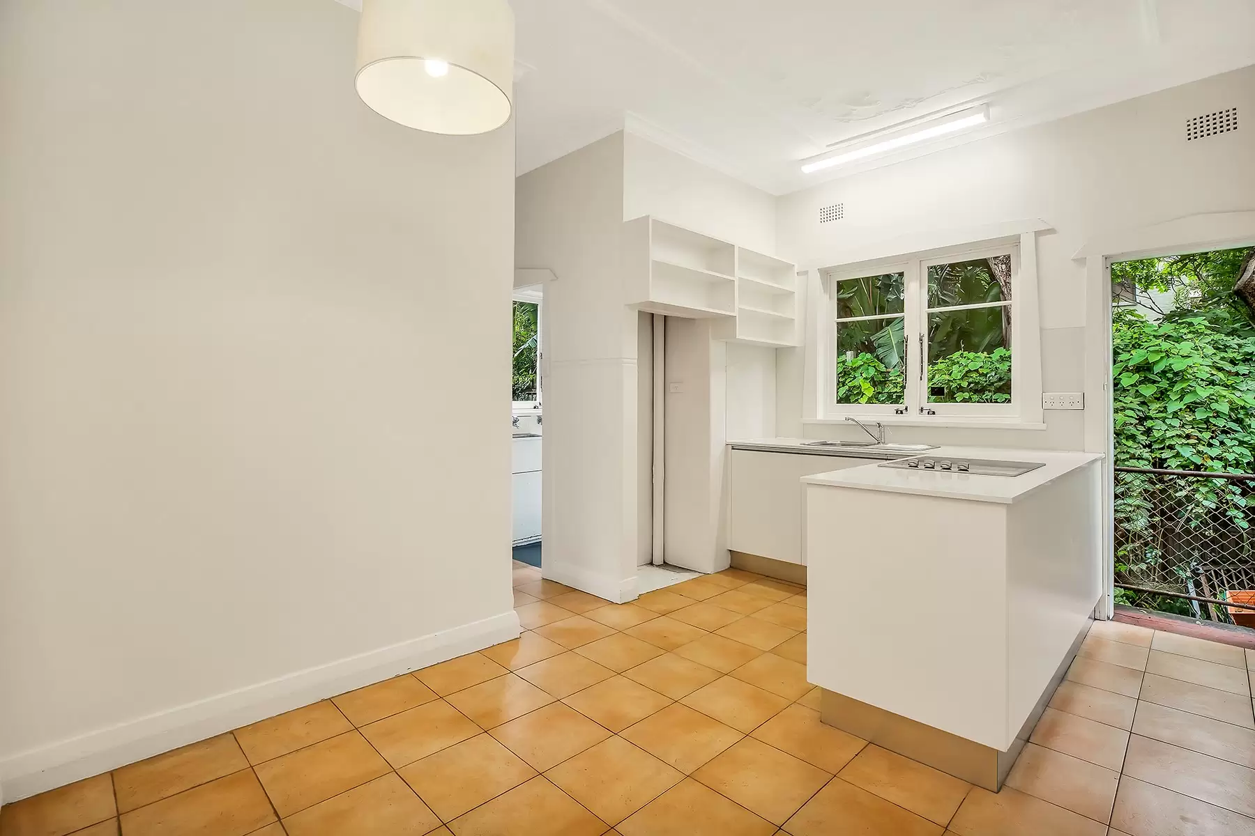 3/6 Bates Avenue, Paddington Leased by Bradfield Badgerfox - image 1