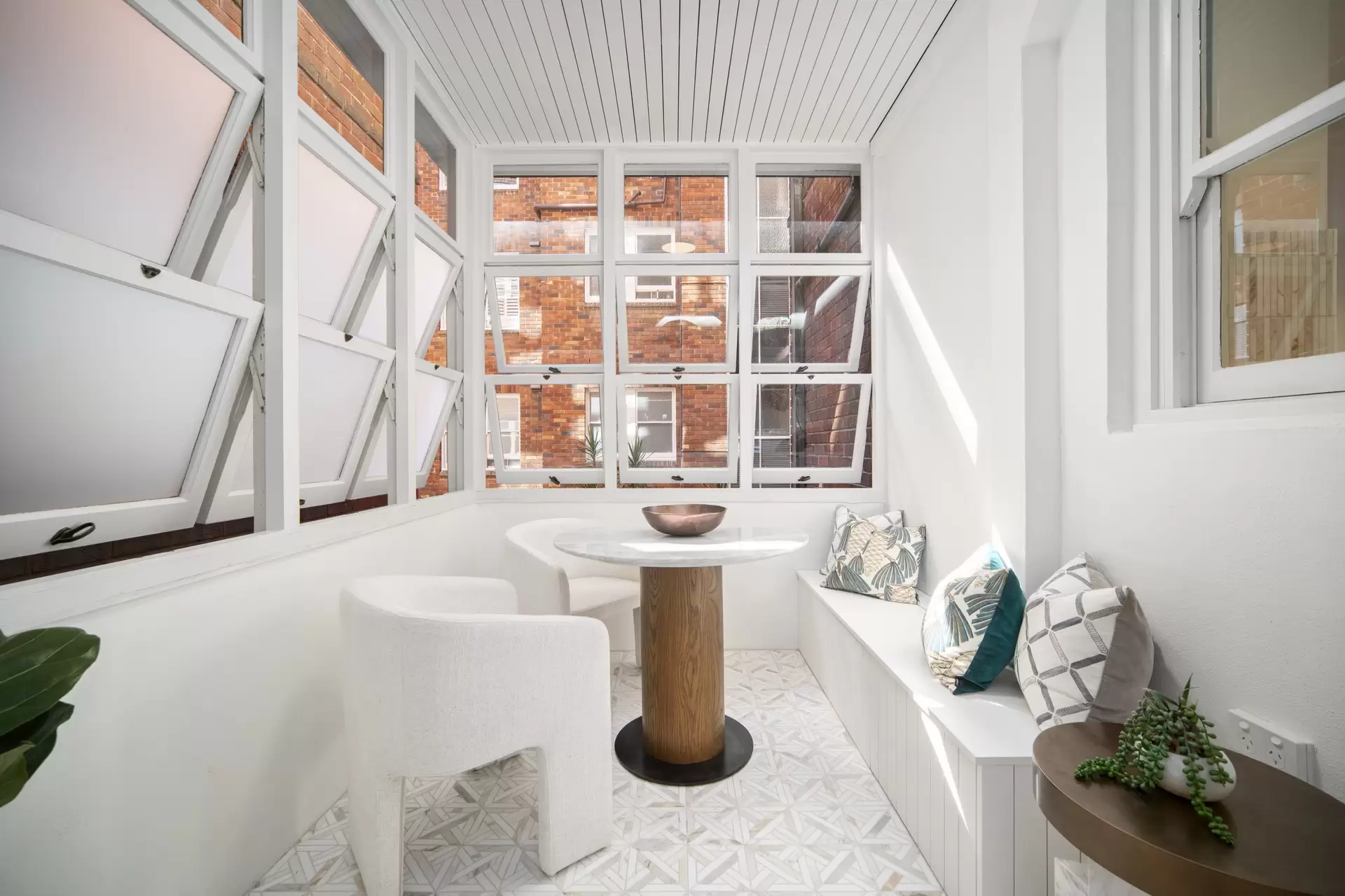 Level 10/26 Rosemont Avenue, Woollahra Sold by Bradfield Badgerfox - image 1