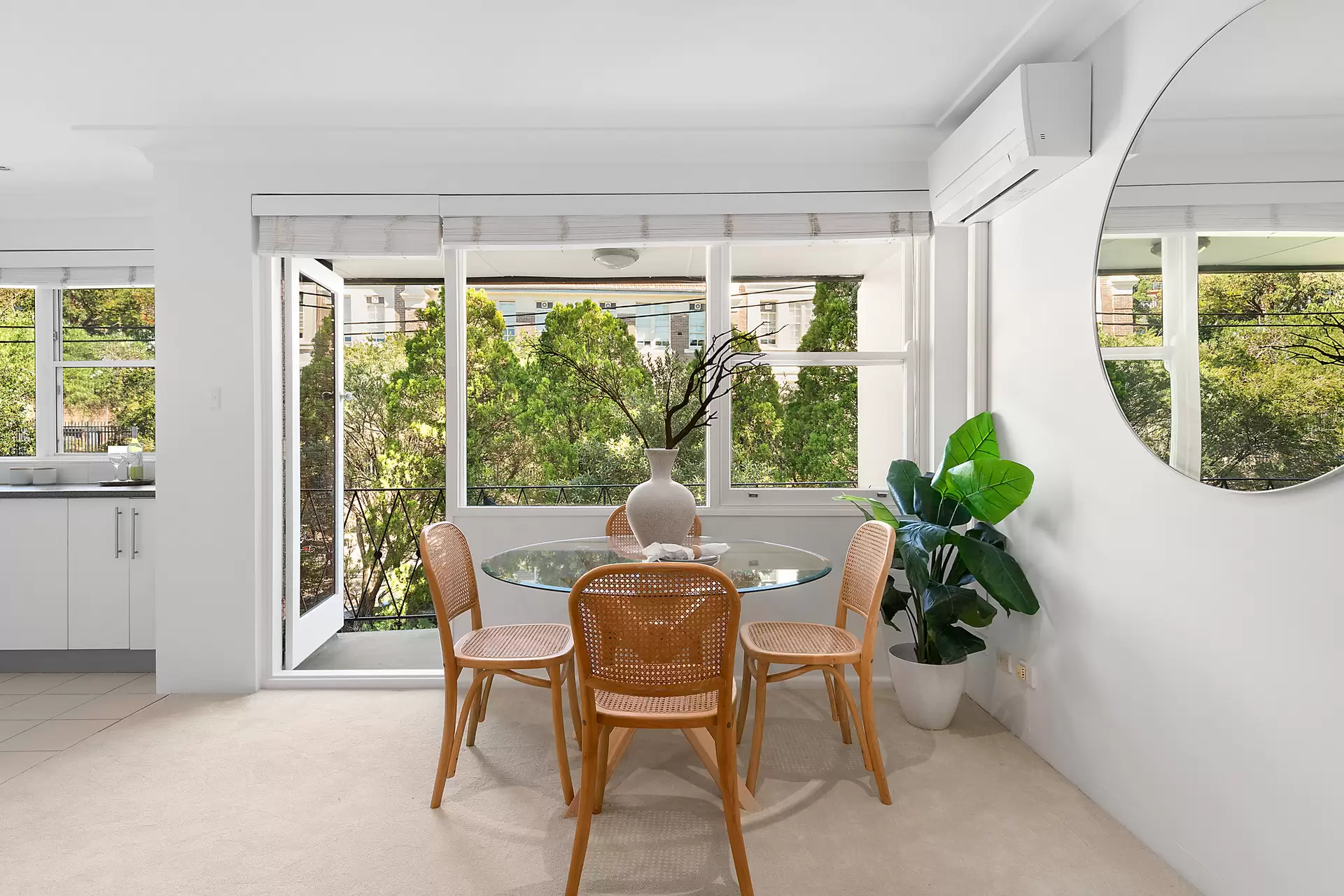 7/11a Byron Street, Coogee Auction by Bradfield Badgerfox - image 1