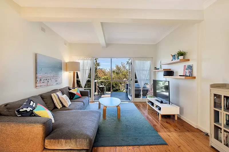2/9A Fletcher Street, Tamarama Leased by Bradfield Badgerfox - image 1