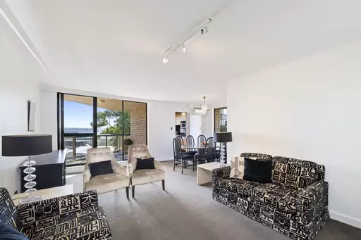 41/1 Tewkesbury Avenue, Darlinghurst Auction by Bradfield Badgerfox