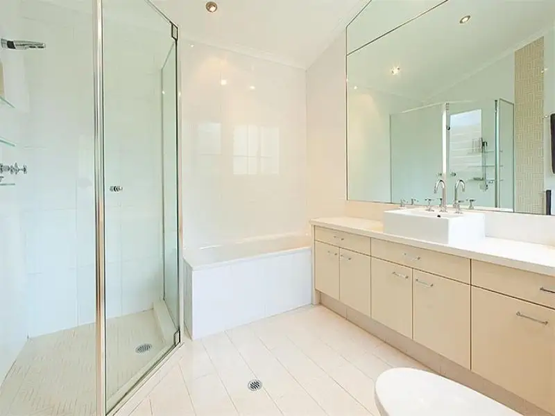 2 Milton Avenue, Woollahra Sold by Bradfield Badgerfox - image 1