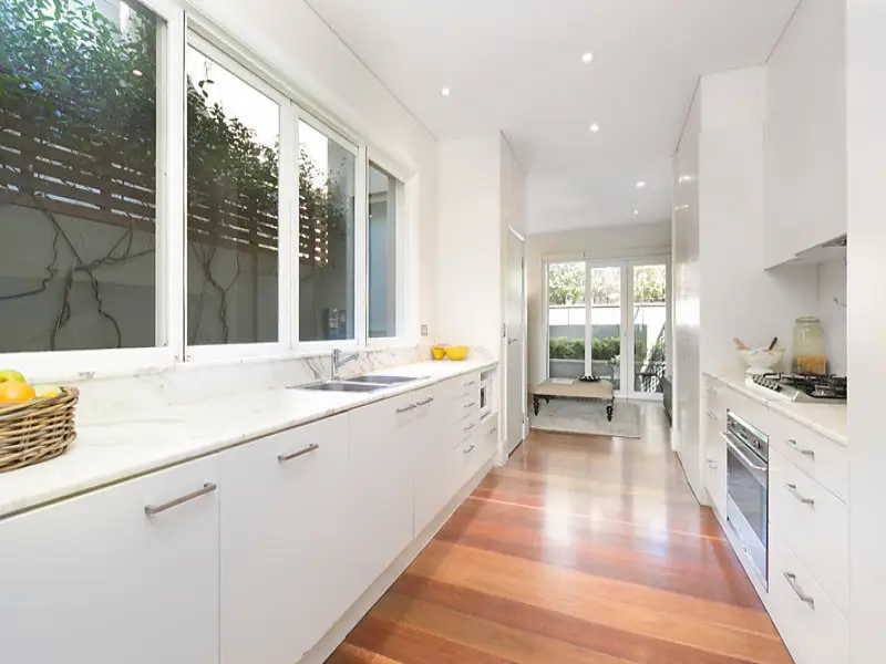 201 Sutherland Street, Paddington Sold by Bradfield Badgerfox - image 1